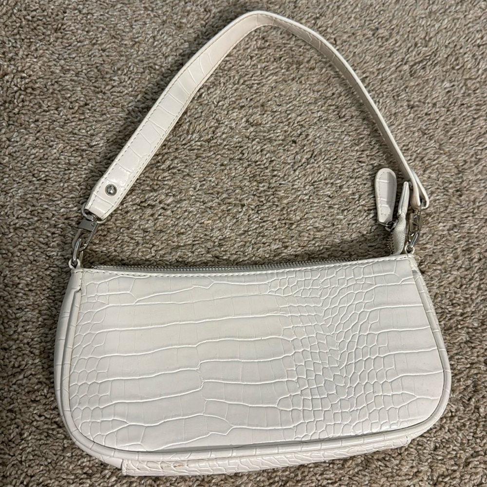 White shoulder bag